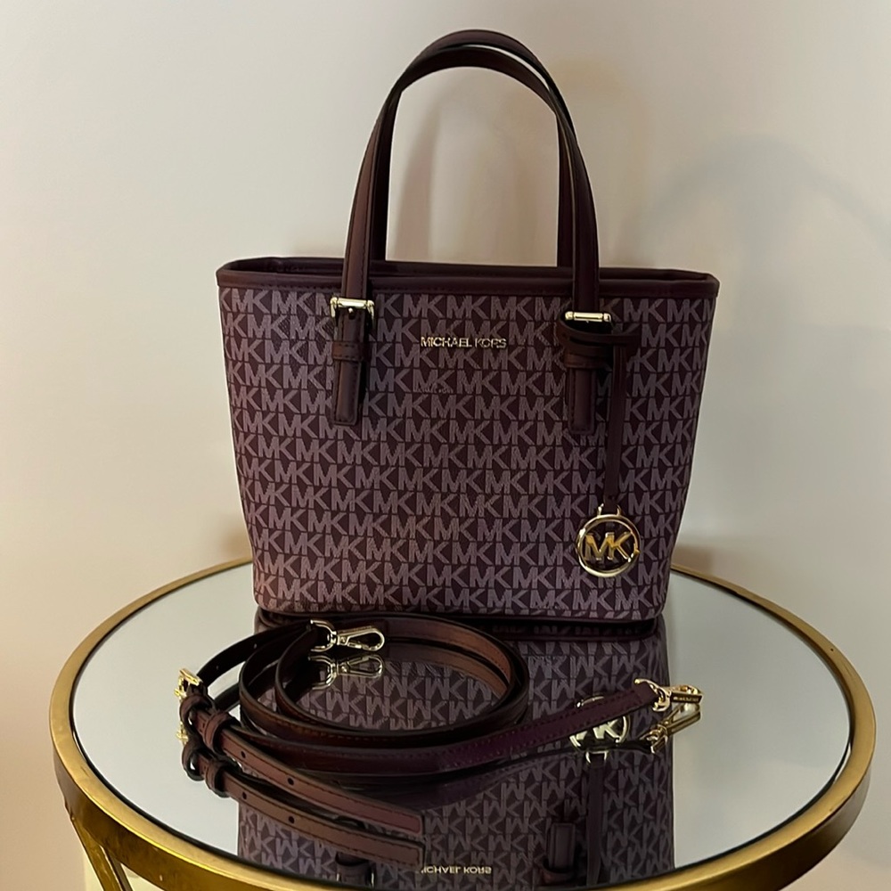 MARKDOWN 🤩 Michael Kors Jet Set x-small logo top zip tote